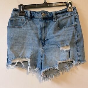 Hollister Ultra High Rise Mom Short